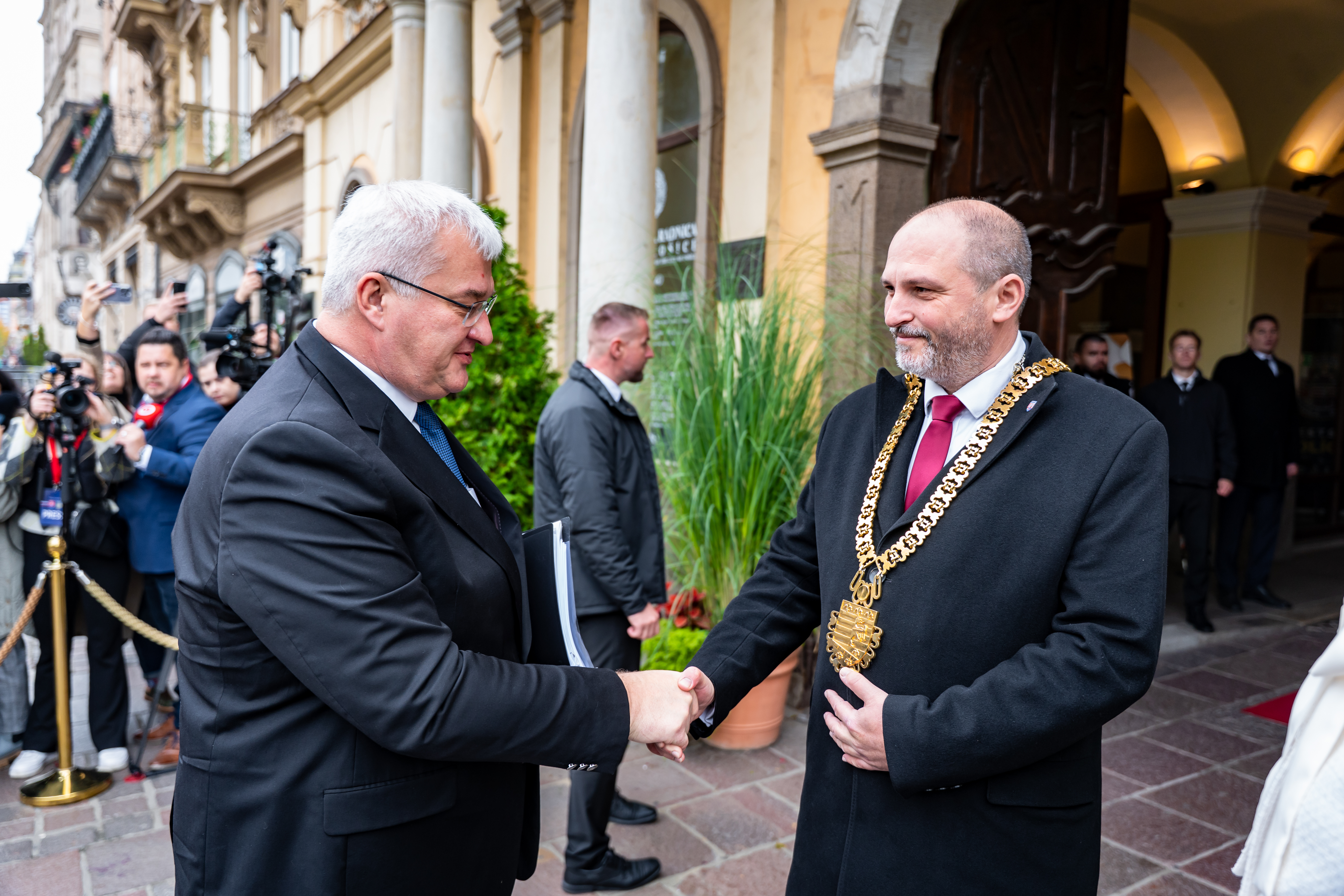 Spolocne rokovanie clenov vlad Slovenskej republiky a Ukrajinyr-18